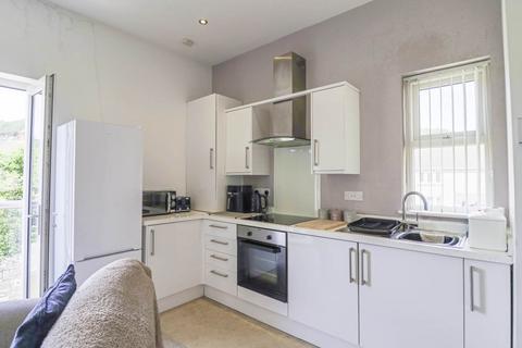 2 bedroom apartment for sale, Kew Gardens - Hillside - Superb Flat