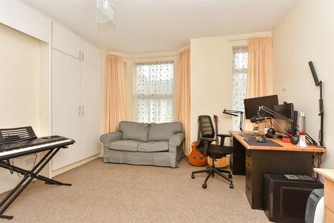 167 Balmoral Road, Gillingham, ME7 4QH