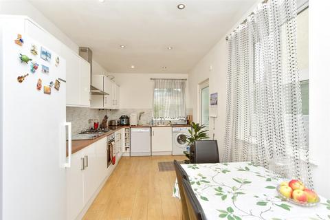 167 Balmoral Road, Gillingham, ME7 4QH