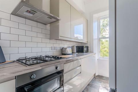 3 bedroom flat to rent, 1750L – Newington Road, Edinburgh, EH9 1QN