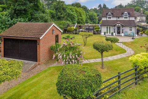 3 bedroom detached house for sale, Lucks Hill, West Malling, Kent