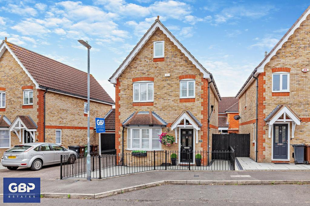Foxglove Road, Rush Green, RM7 4 bed link detached house for sale £