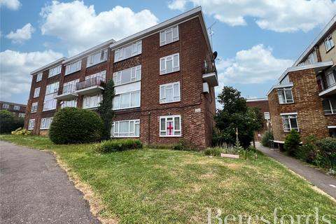 2 bedroom maisonette for sale, Victor Walk, Hornchurch, RM12