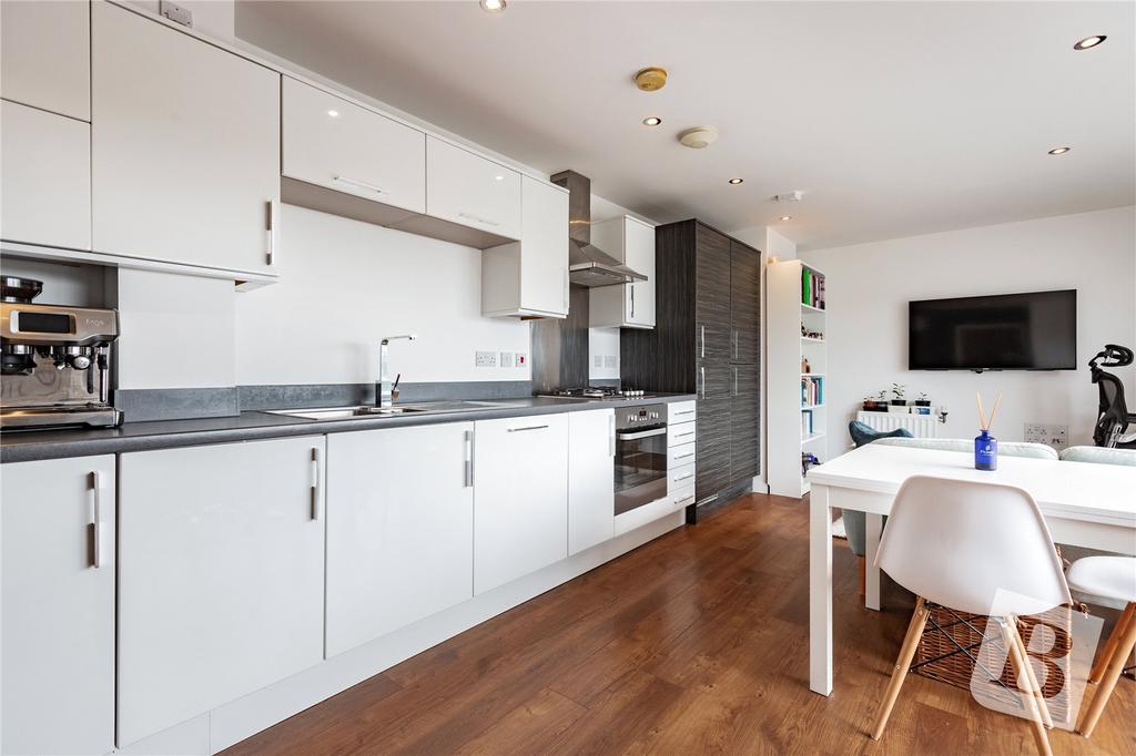 Kitchen/Dining Area