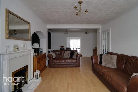 4 bedroom end of terrace house for sale, Greenfield Road, Dagenham