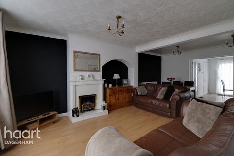 4 bedroom end of terrace house for sale, Greenfield Road, Dagenham