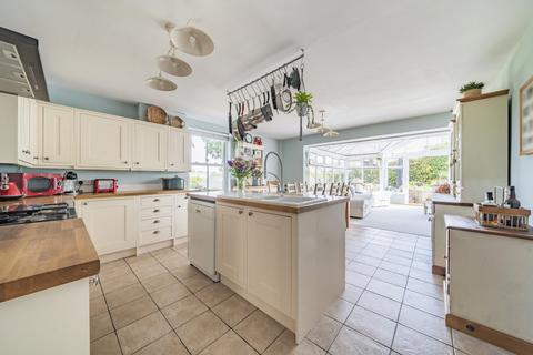 4 bedroom detached house for sale, Wilsom Road, Alton, Hampshire, GU34