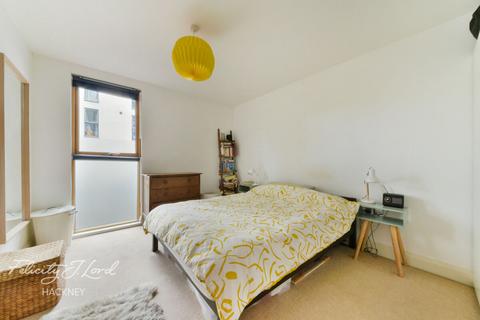 1 bedroom flat for sale, Paradise Park, Lea Bridge Road, Clapton, E5
