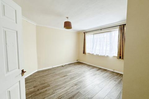 2 bedroom flat to rent, Eton Road, Ilford, Essex, IG1