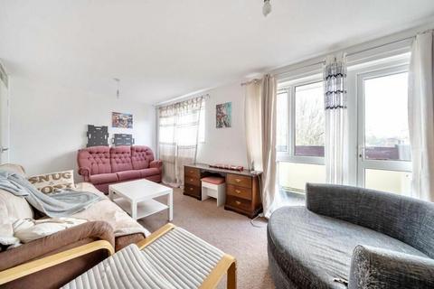 3 bedroom maisonette for sale, Acre Court, Andover, SP10