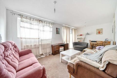 3 bedroom maisonette for sale, Acre Court, Andover, SP10