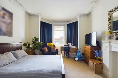 2 bedroom ground floor flat for sale, Brighton Road, Worthing BN11 2ES