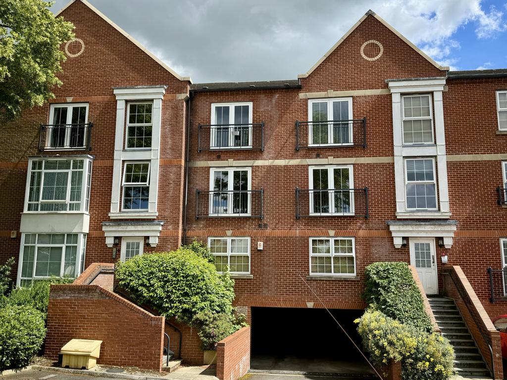 1 Bedroom Flat   Investment Opportunity