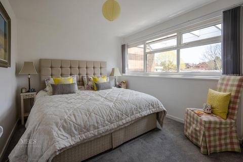 3 bedroom semi-detached house to rent, Hartford Close, Birmingham, West Midlands, B17 8AU