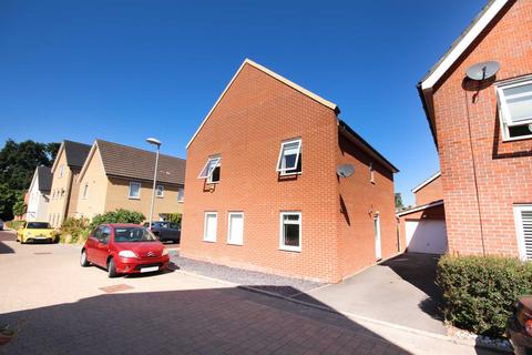 4 bedroom detached house to rent, Meteor Place, Bracknell RG12