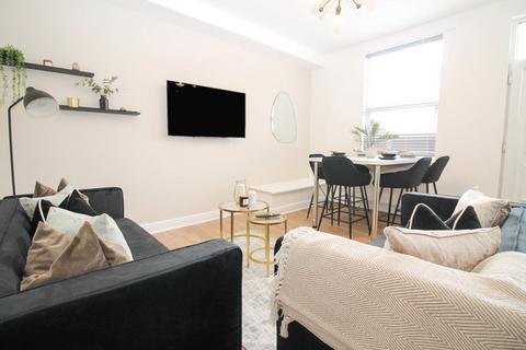 4 bedroom end of terrace house for sale, Bankfield Terrace, Leeds, West Yorkshire
