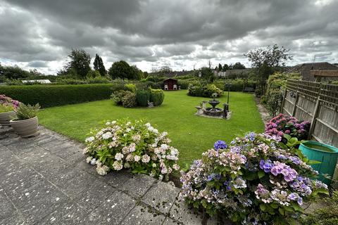 2 bedroom detached bungalow for sale, Holts Lane, Donington Le Heath, LE67