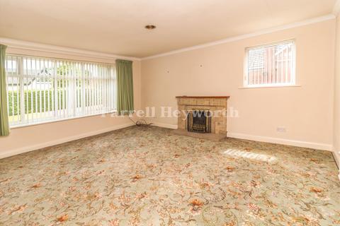 3 bedroom bungalow for sale, Low Croft, Preston PR4