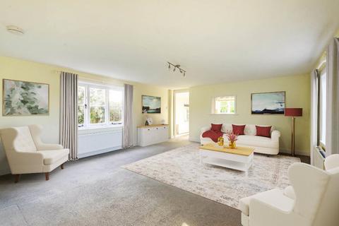 5 bedroom detached house to rent, Hartlake Road, Tudeley, Tonbridge, Kent, TN11