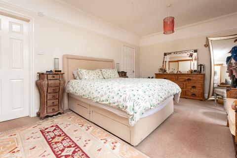 6 Milton Place, Gravesend, DA12 2BT