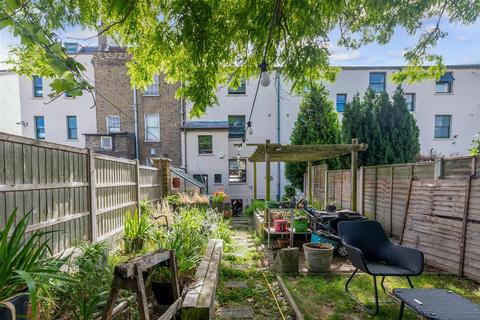 6 Milton Place, Gravesend, DA12 2BT