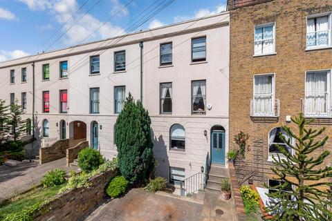 6 Milton Place, Gravesend, DA12 2BT
