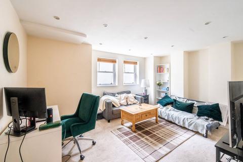 2 bedroom flat to rent, Cranbury Road, Sands End, London, SW6