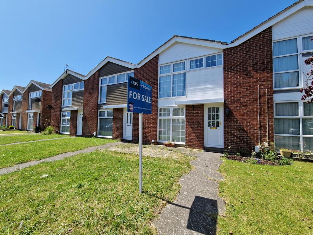 Gale Moor Avenue, Gosport, PO12 3 bed house to rent £1,350 pcm (£312 pw)