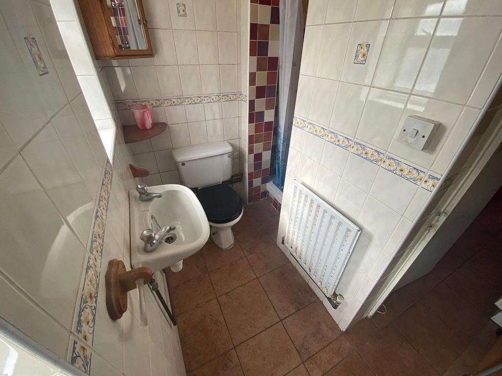 Ground Floor Shower Suite