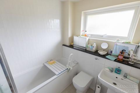 6 Cavalier Way, East Grinstead, RH19 4SE