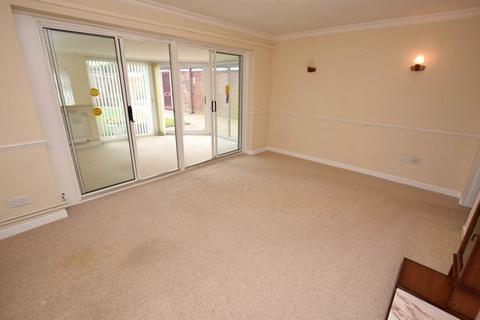 2 Maple Close, Market Drayton, TF9 1NT