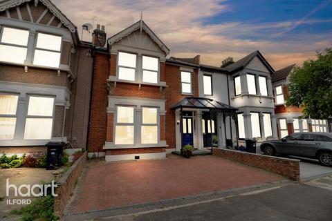 4 bedroom terraced house for sale, Stanhope Gardens, Ilford