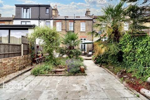 4 bedroom terraced house for sale, Stanhope Gardens, Ilford