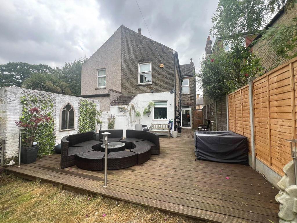 Bexley Road, Erith DA8 3 bed house for sale £425,000