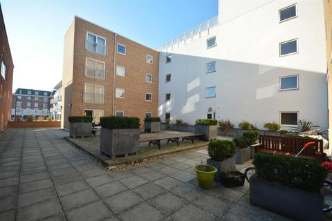 1 bedroom flat for sale, Station Approach, Epsom KT19