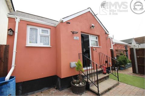 3 bedroom bungalow for sale, Hillman Avenue, Jaywick, Clacton-on-Sea