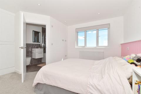 110 Coast Drive, Lydd On Sea, Romney Marsh, TN29 9NS