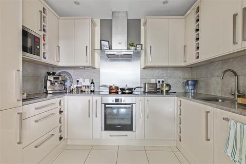 2 bedroom flat for sale, Juniper Drive, SW18