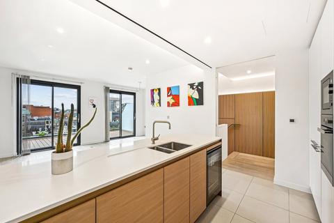 2 bedroom apartment for sale, Hollen Street, Soho, London, W1F