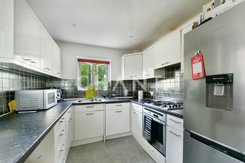 4 bedroom apartment to rent, Lillie Road, London, SW6