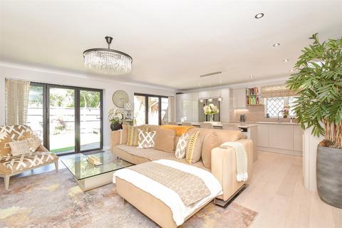2 bedroom detached bungalow for sale, Lodge Close, Bognor Regis, West Sussex