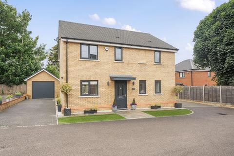 3 bedroom detached house for sale, Wynchwood Lane, Shefford, SG17