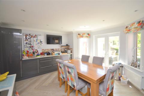 4 bedroom semi-detached house for sale, Spring Place Gardens, Mirfield, West Yorkshire, WF14