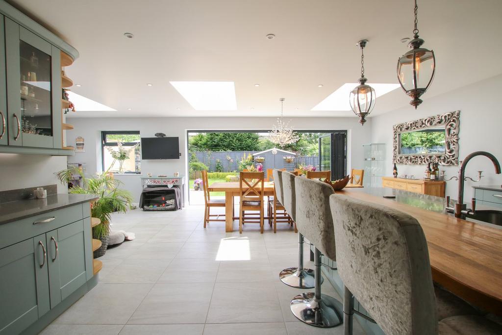 Waterloo Crescent, Wokingham, RG40 3 bed semidetached house for sale