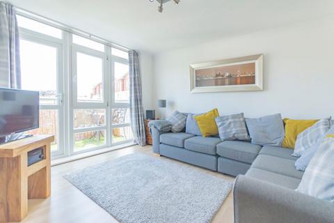 1 bedroom flat to rent, 0652L – Allanfield Place, Edinburgh, EH7 5AG