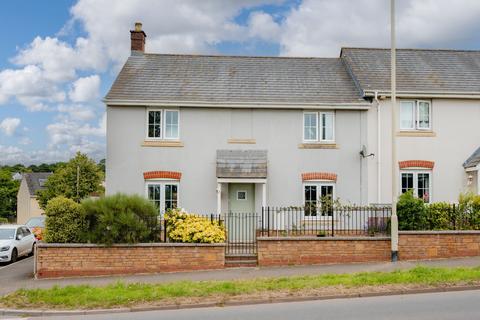 4 bedroom end of terrace house for sale, Dulings Meadow, Copplestone, EX17