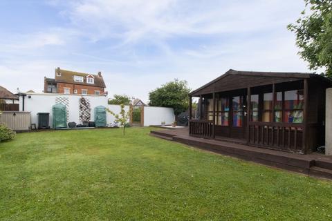 2 bedroom ground floor flat for sale, Sea View Road, Herne Bay, CT6