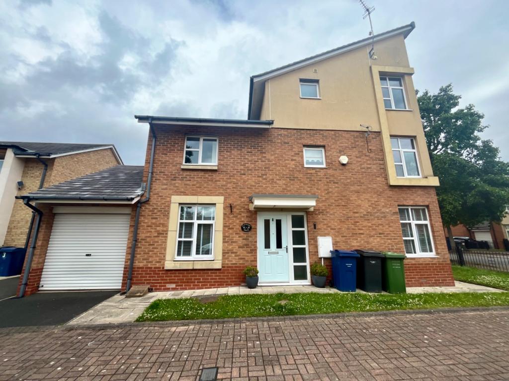 Snowberry Grove, South Shields 3 bed terraced house to rent £895 pcm