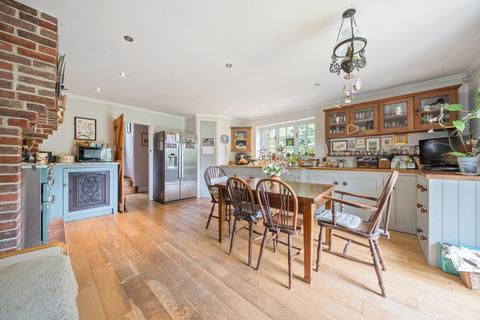 Robins Bunch Lane, Haslemere, GU27 1AJ
