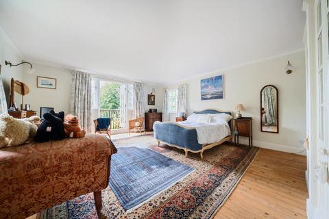 Robins Bunch Lane, Haslemere, GU27 1AJ